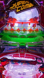 コンビ:中央通過